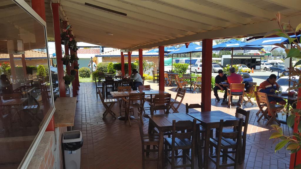 Hostal El Hangar Rionegro Exterior foto